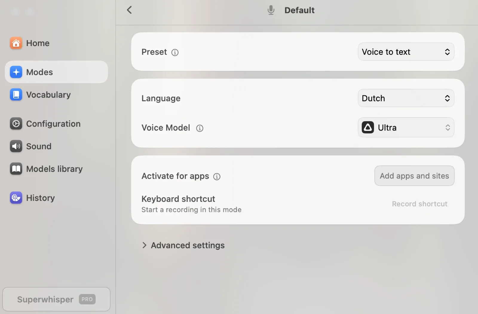 Superwhisper Modes-scherm met de Language ingesteld op Dutch en Voice Model op Ultra